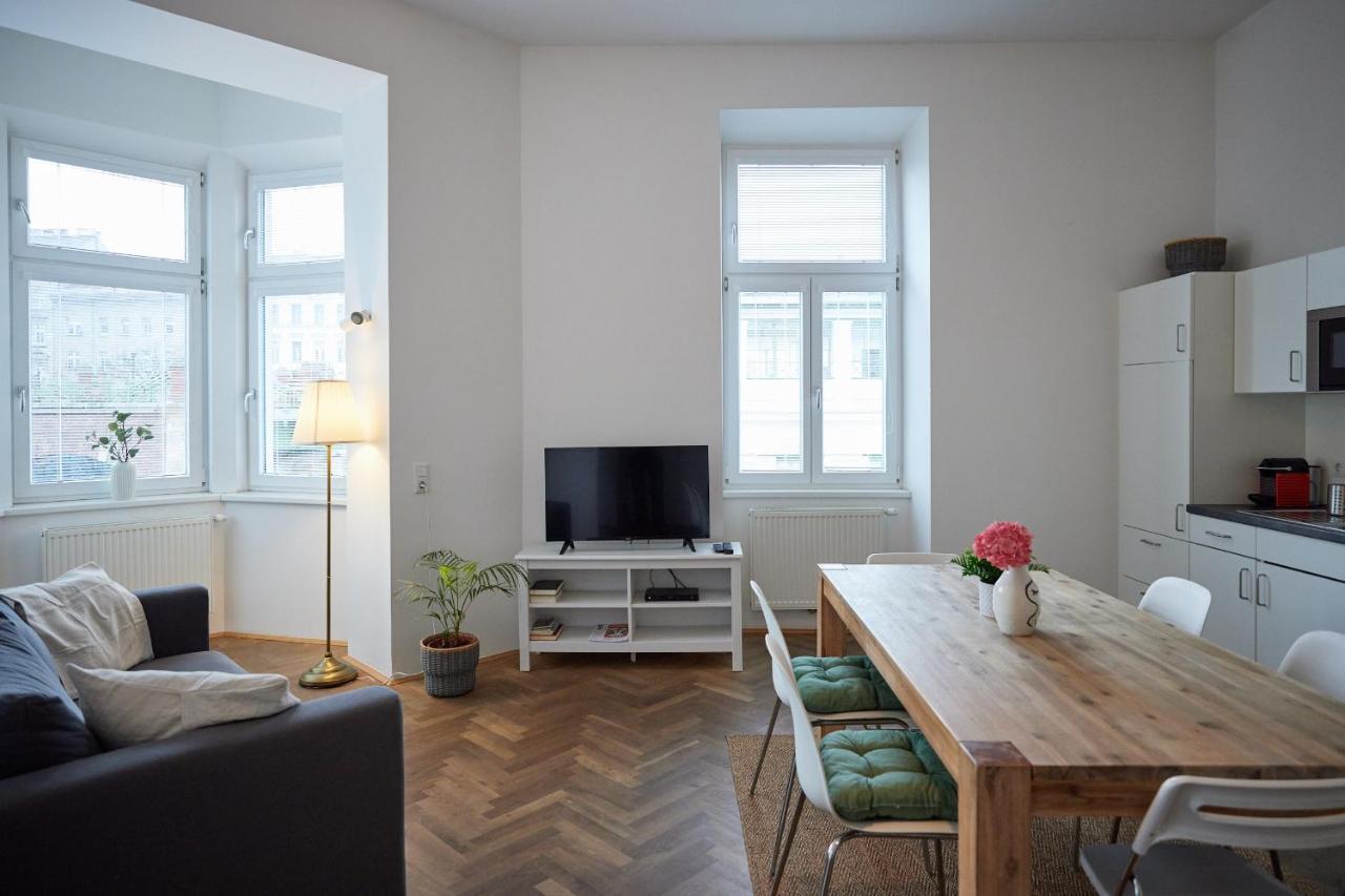 Beautiful Restored - Close To Metro - II Виена Екстериор снимка