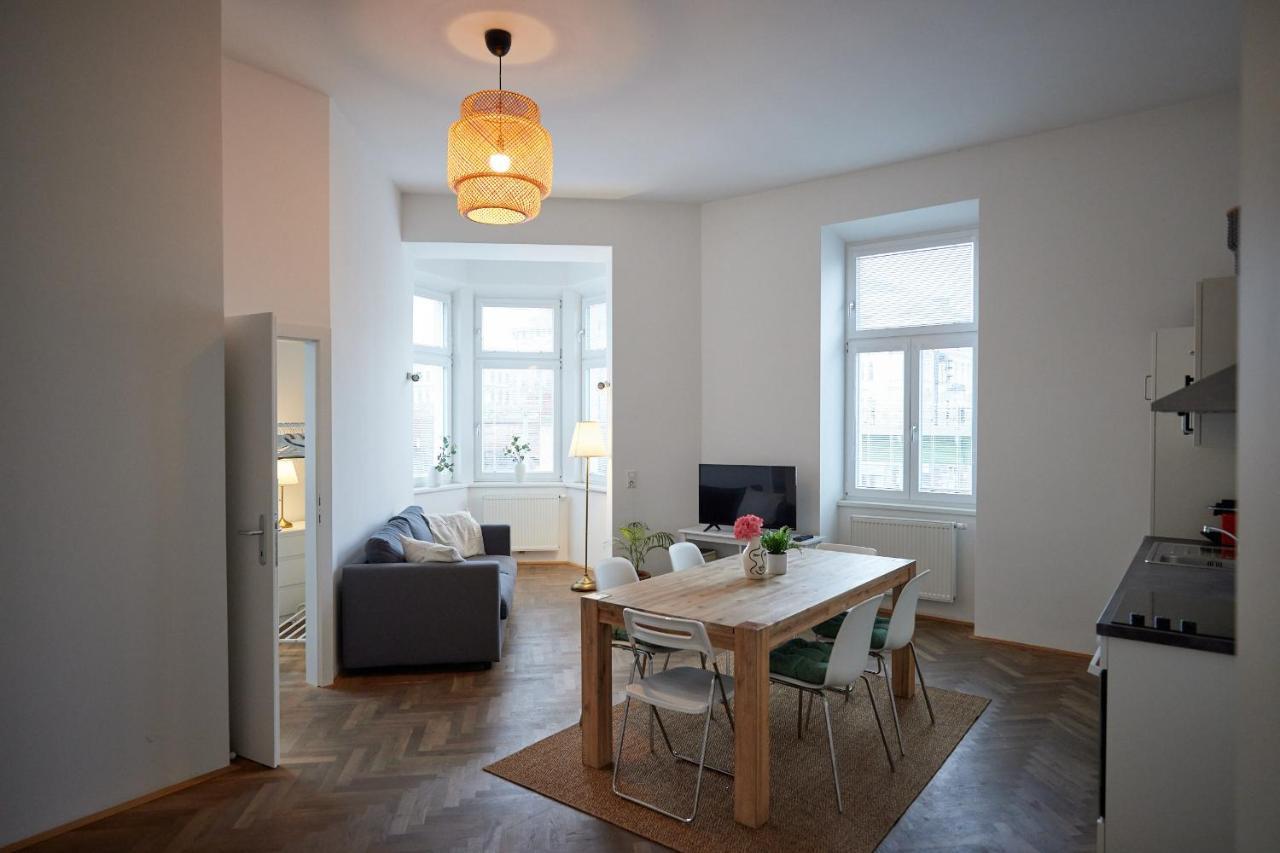 Beautiful Restored - Close To Metro - II Виена Екстериор снимка